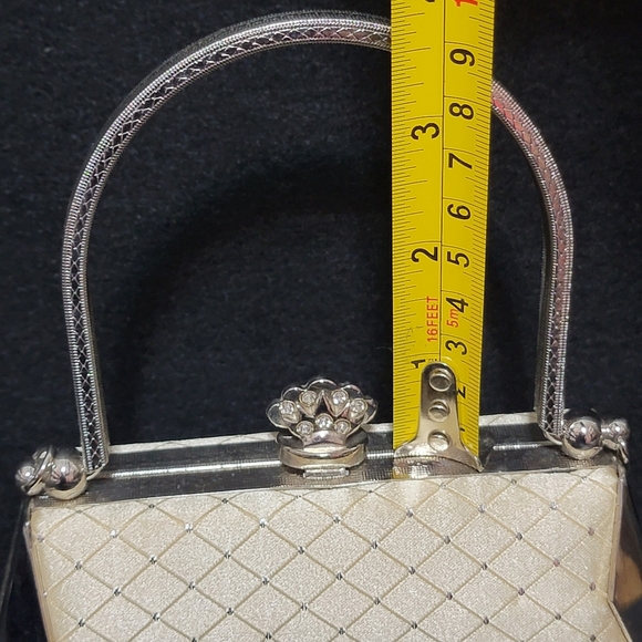 Beautiful And Elegant Vintage Evening Handbag With Metal Shoulder Strap - Picture 9 of 9